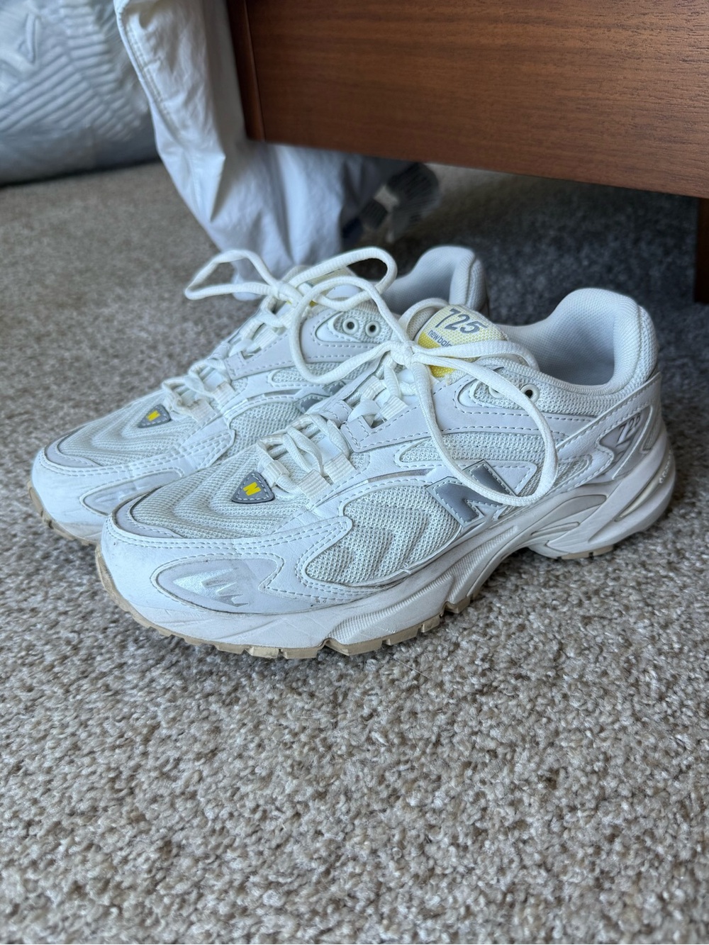 New Balance 725 Women's Sneakers in Cream with Yellow Accents